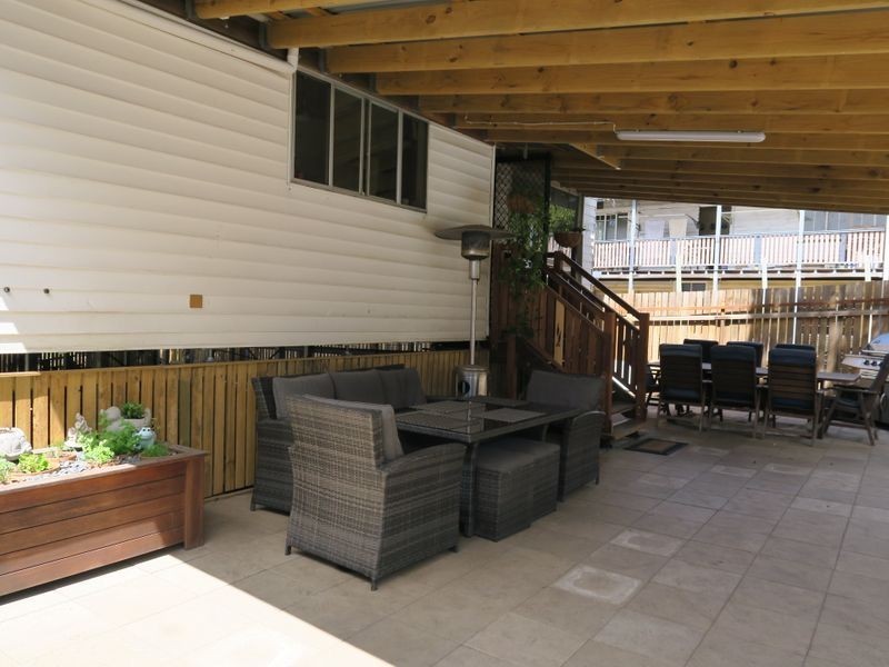 17 Whitehill Road, Newtown QLD 4305