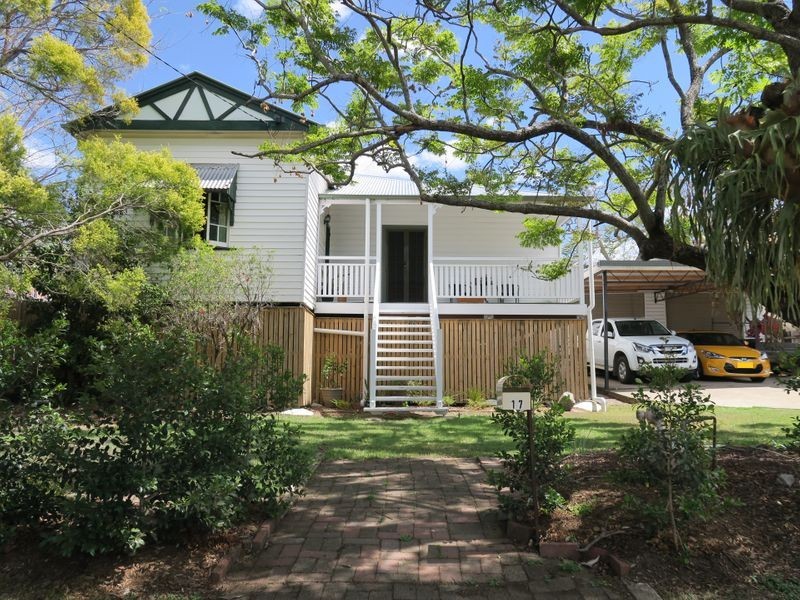 17 Whitehill Road, Newtown QLD 4305