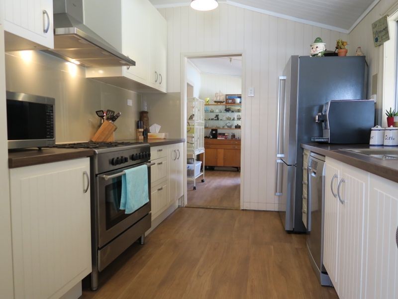 17 Whitehill Road, Newtown QLD 4305