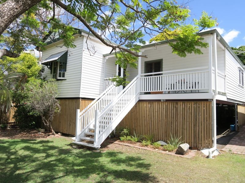 17 Whitehill Road, Newtown QLD 4305