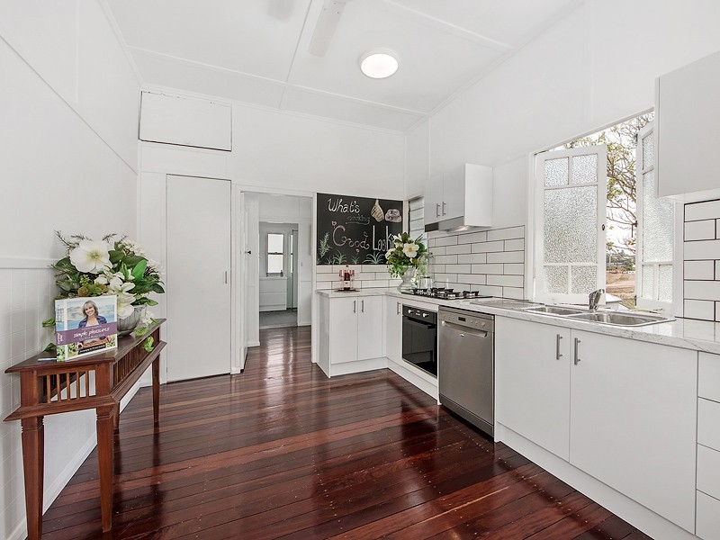 4 Lennon Lane, North Ipswich QLD 4305