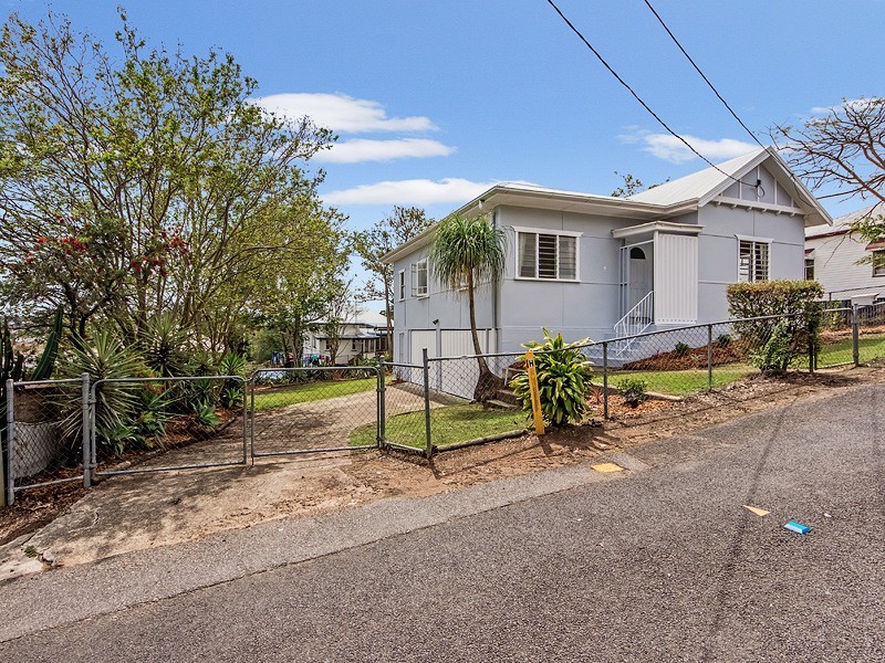 4 Lennon Lane, North Ipswich QLD 4305