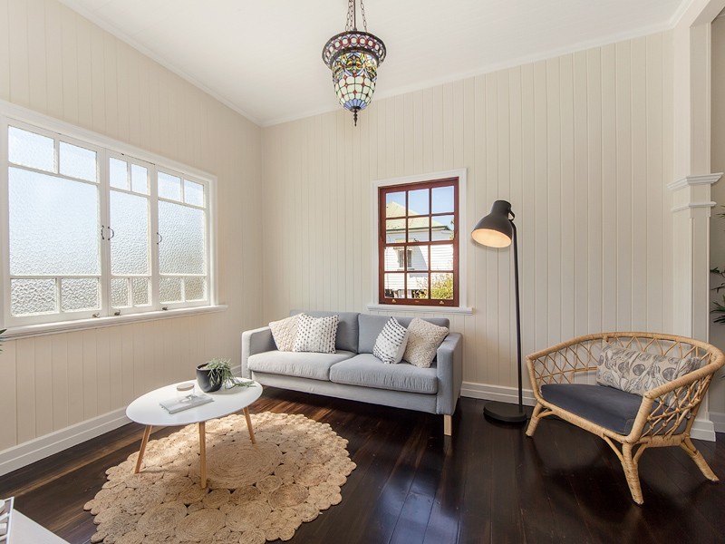 6 View Street, Woodend QLD 4305