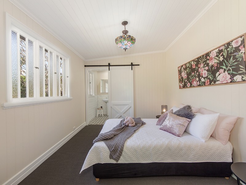 6 View Street, Woodend QLD 4305