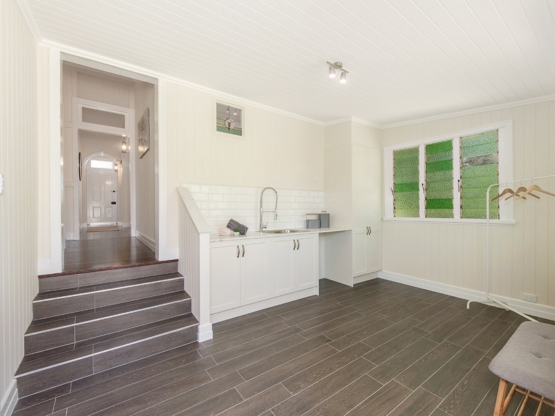 6 View Street, Woodend QLD 4305