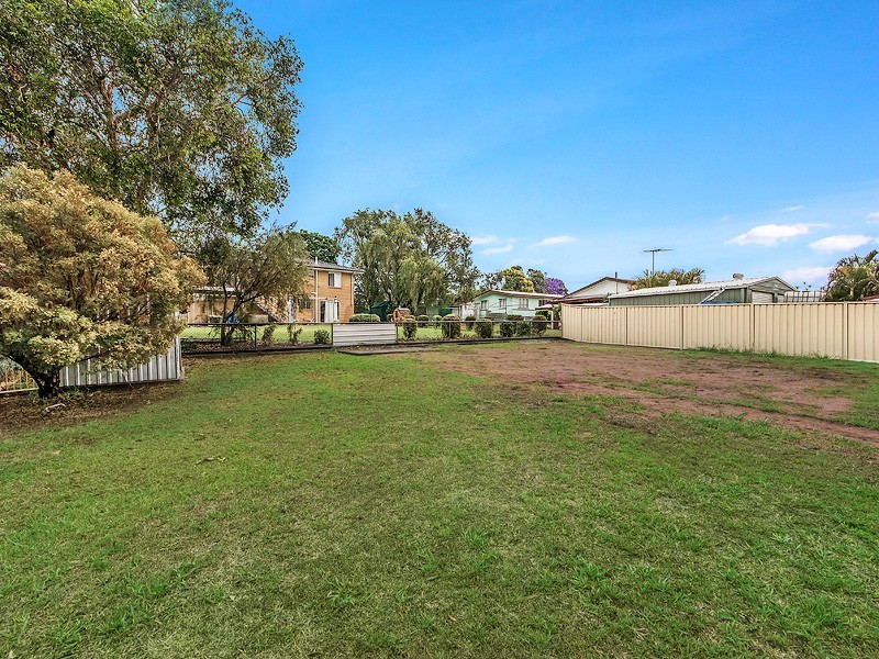 41 Raceview Street, Eastern Heights QLD 4305