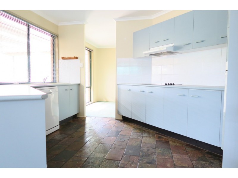 60 Jonquil Circuit, Flinders View QLD 4305