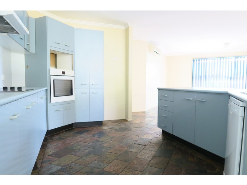 60 Jonquil Circuit, Flinders View QLD 4305