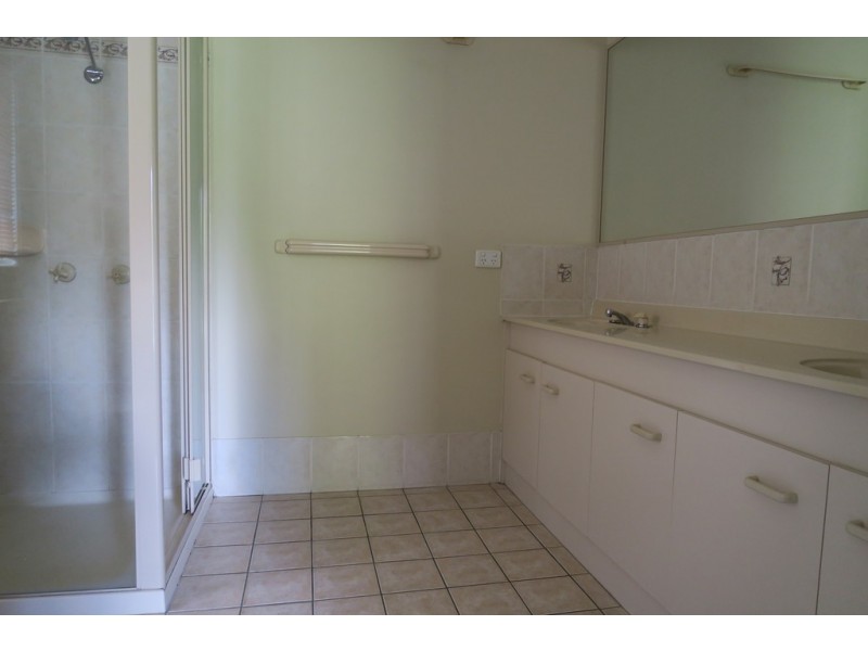 60 Jonquil Circuit, Flinders View QLD 4305
