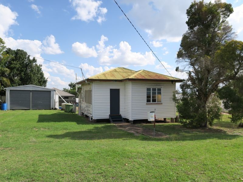 16 Hayes Street, Raceview QLD 4305