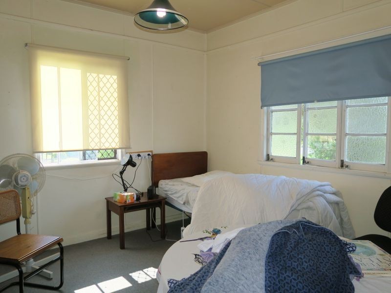 16 Hayes Street, Raceview QLD 4305