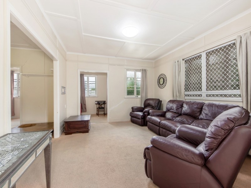 14 Bridson Avenue, East Ipswich QLD 4305