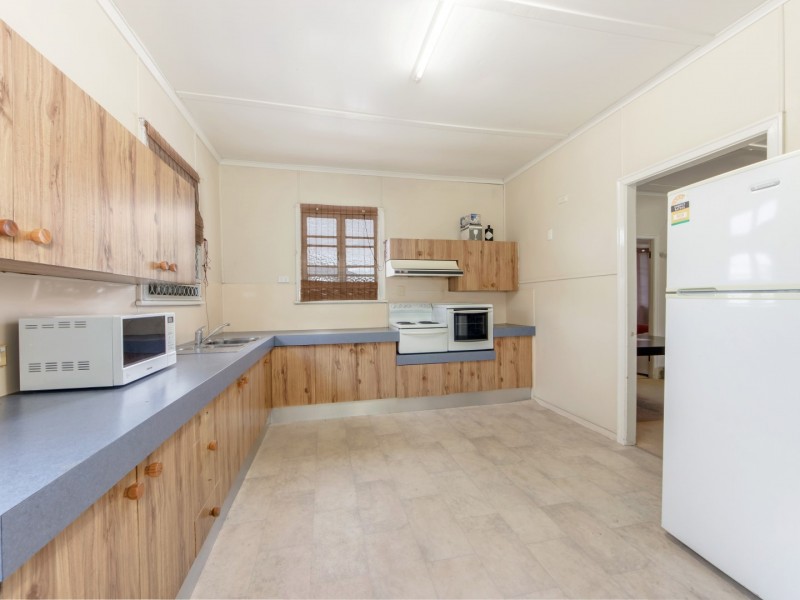 14 Bridson Avenue, East Ipswich QLD 4305
