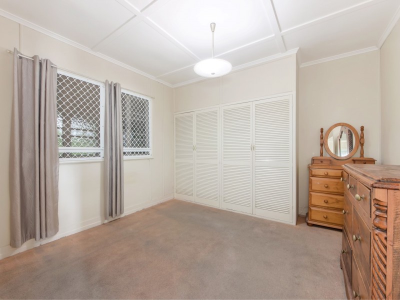 14 Bridson Avenue, East Ipswich QLD 4305