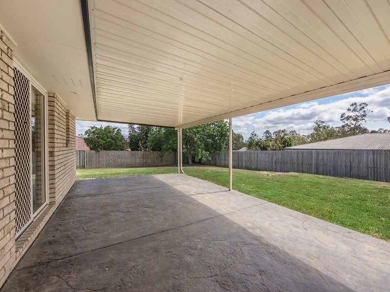 12 Chesterfield Place, Flinders View QLD 4305