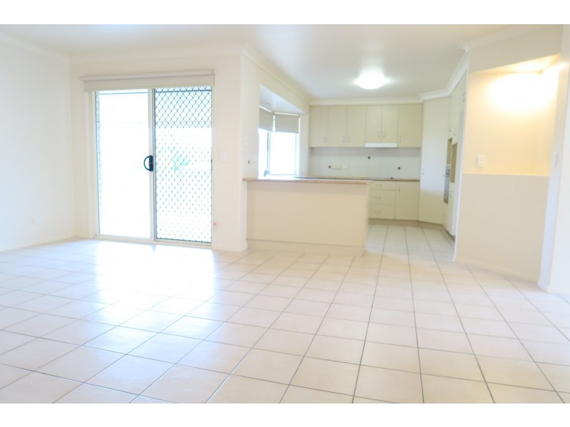 12 Chesterfield Place, Flinders View QLD 4305
