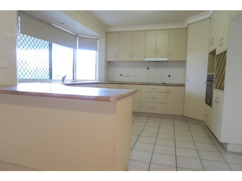 12 Chesterfield Place, Flinders View QLD 4305