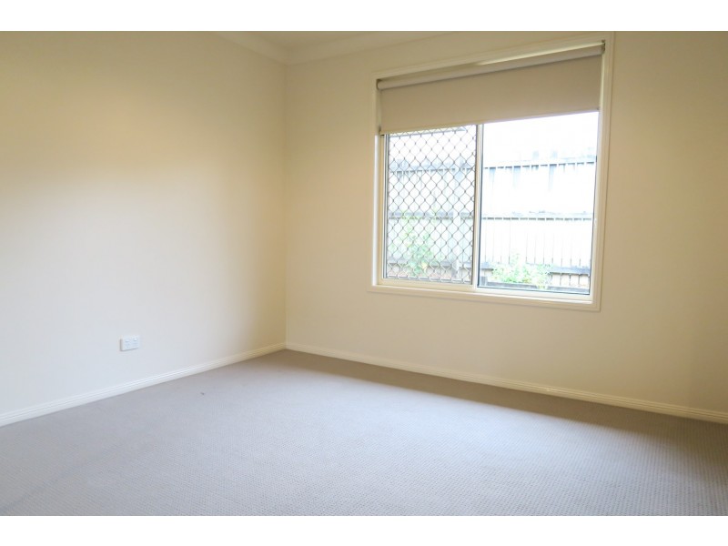 12 Chesterfield Place, Flinders View QLD 4305