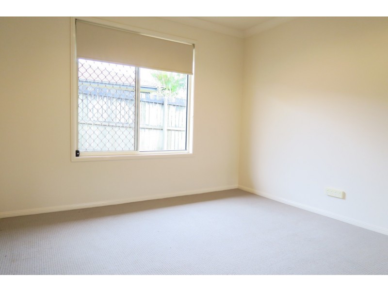 12 Chesterfield Place, Flinders View QLD 4305