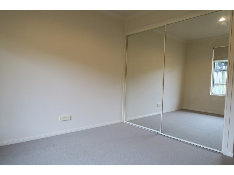 12 Chesterfield Place, Flinders View QLD 4305