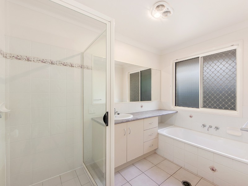 12 Chesterfield Place, Flinders View QLD 4305