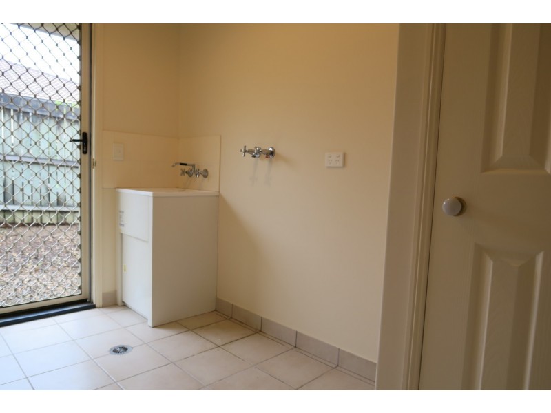 12 Chesterfield Place, Flinders View QLD 4305