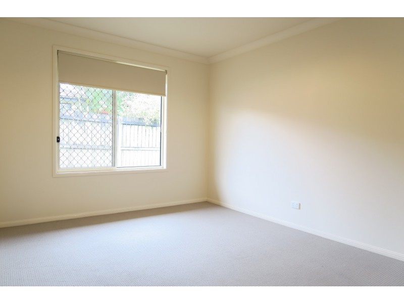 12 Chesterfield Place, Flinders View QLD 4305