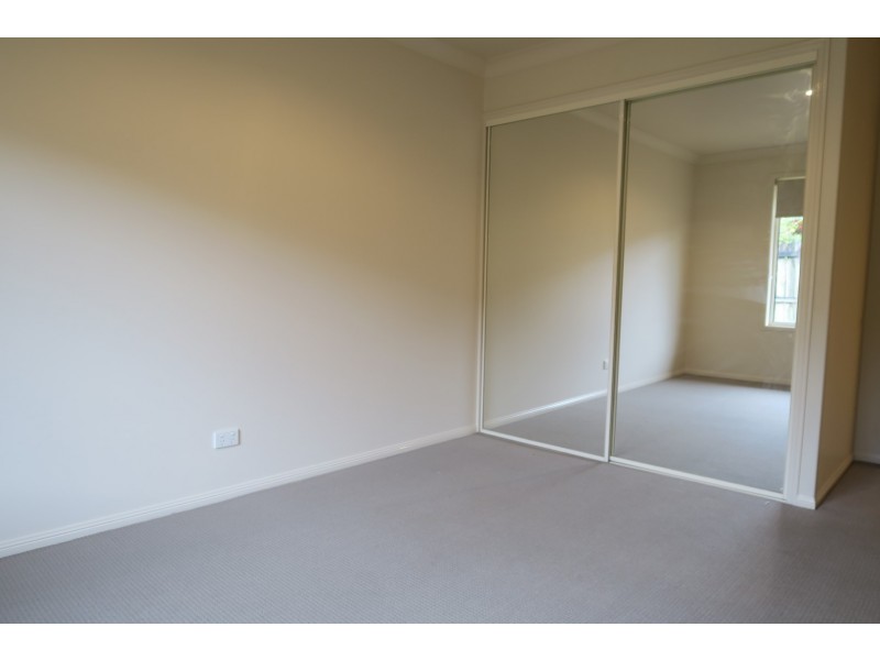 12 Chesterfield Place, Flinders View QLD 4305