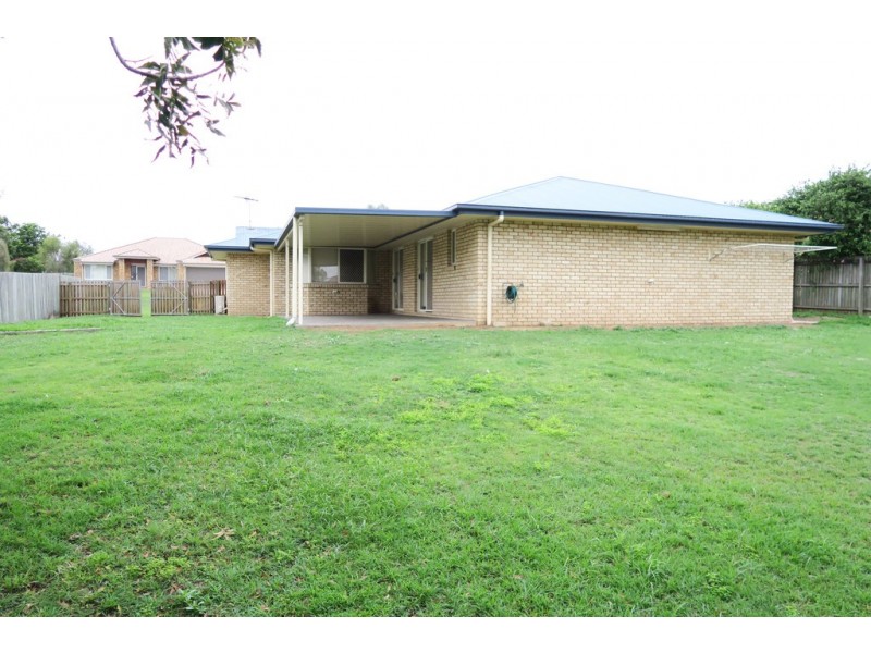 12 Chesterfield Place, Flinders View QLD 4305