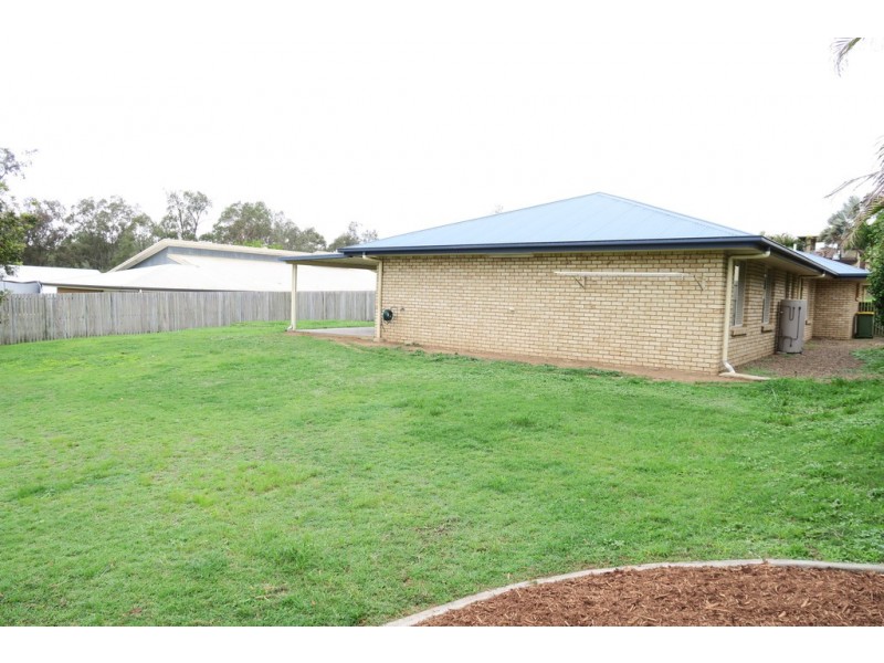 12 Chesterfield Place, Flinders View QLD 4305