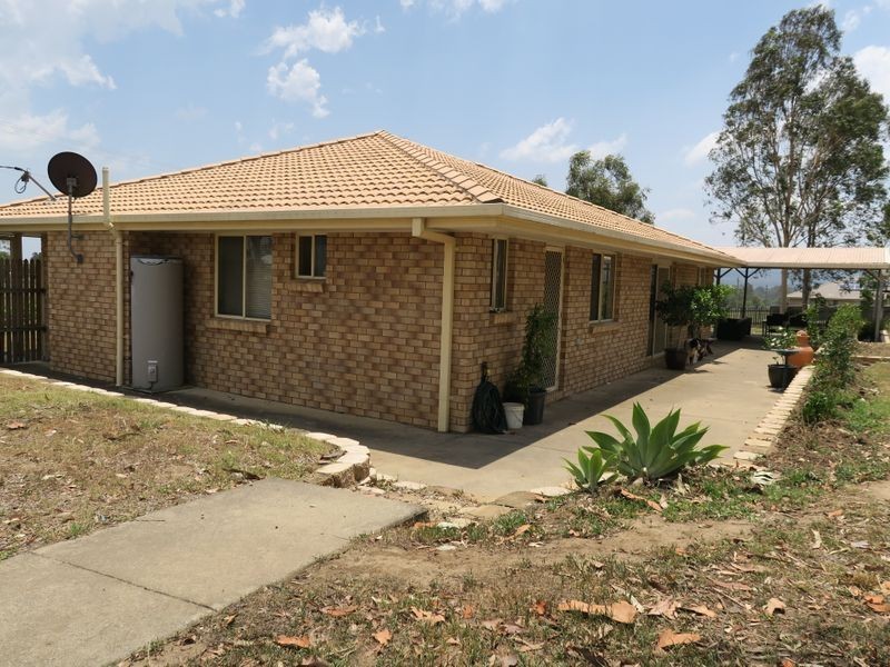 84 Flinders Street, Peak Crossing QLD 4306