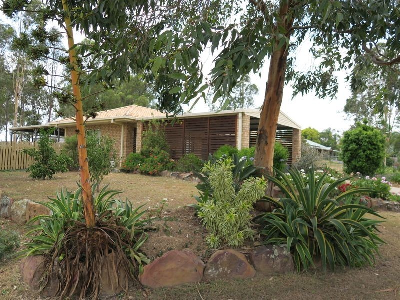 84 Flinders Street, Peak Crossing QLD 4306