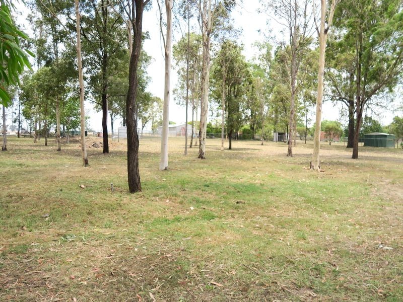 84 Flinders Street, Peak Crossing QLD 4306