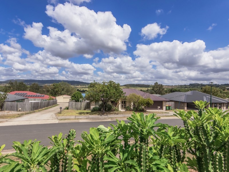 9 Birru Place, Rosewood QLD 4340