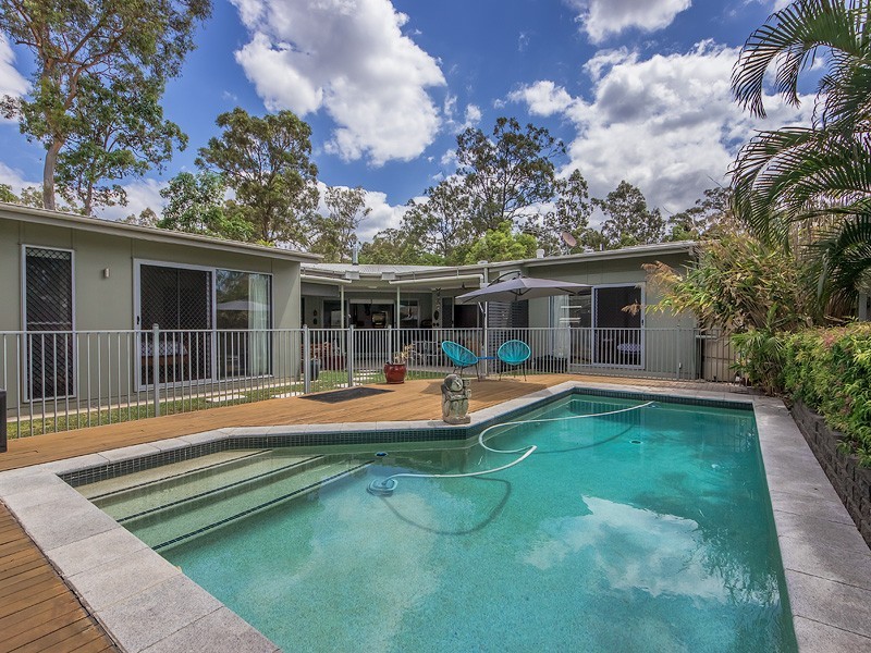 6 Hinchinbrook Circuit, Forest Lake QLD 4078