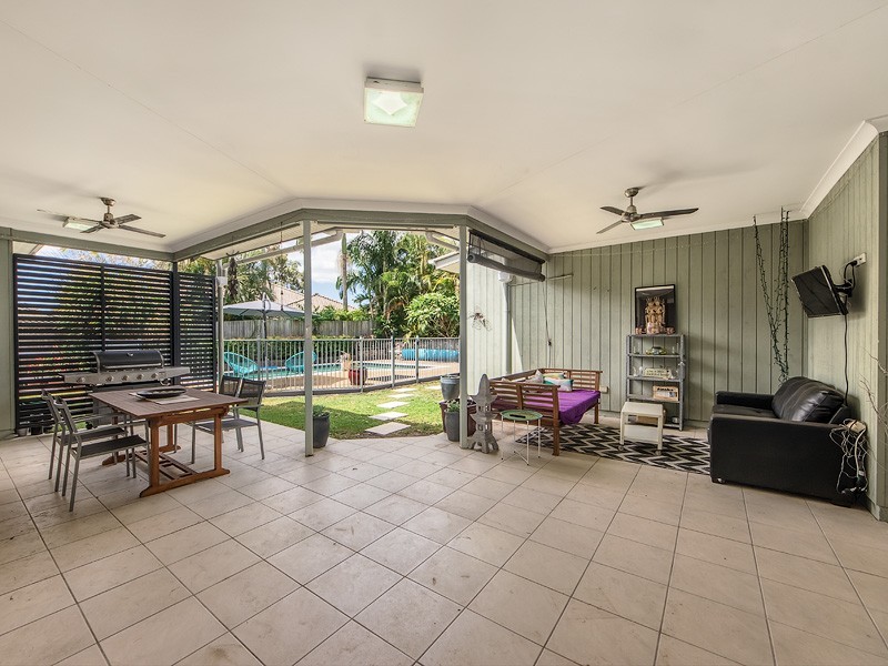 6 Hinchinbrook Circuit, Forest Lake QLD 4078