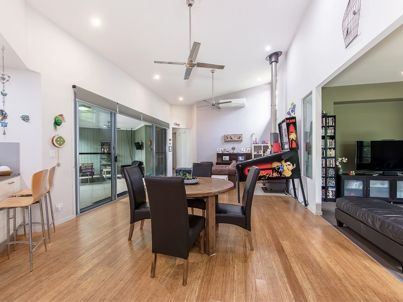 6 Hinchinbrook Circuit, Forest Lake QLD 4078