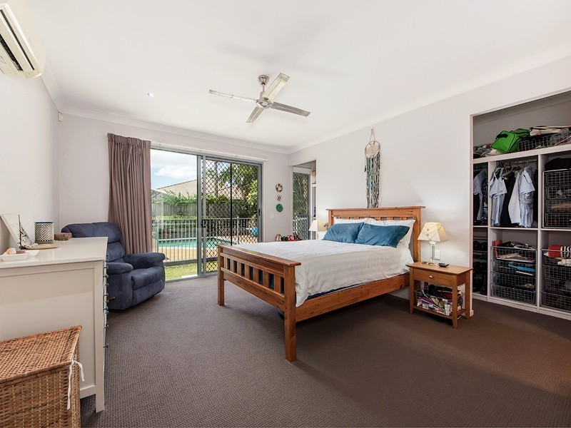 6 Hinchinbrook Circuit, Forest Lake QLD 4078