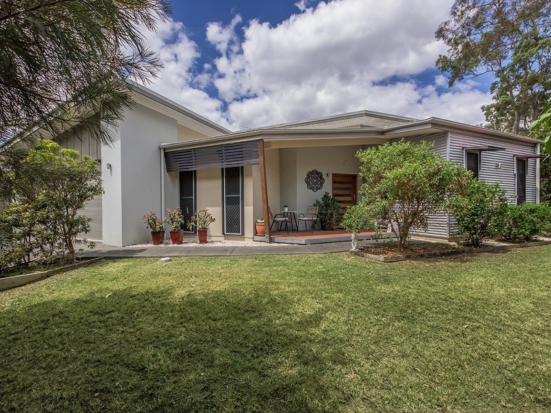 6 Hinchinbrook Circuit, Forest Lake QLD 4078
