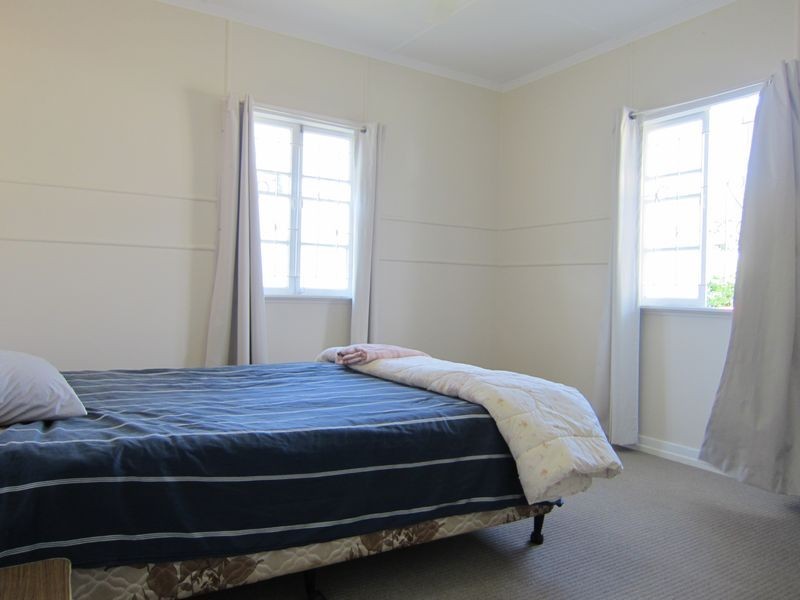 123 Blackstone Road, Silkstone QLD 4304