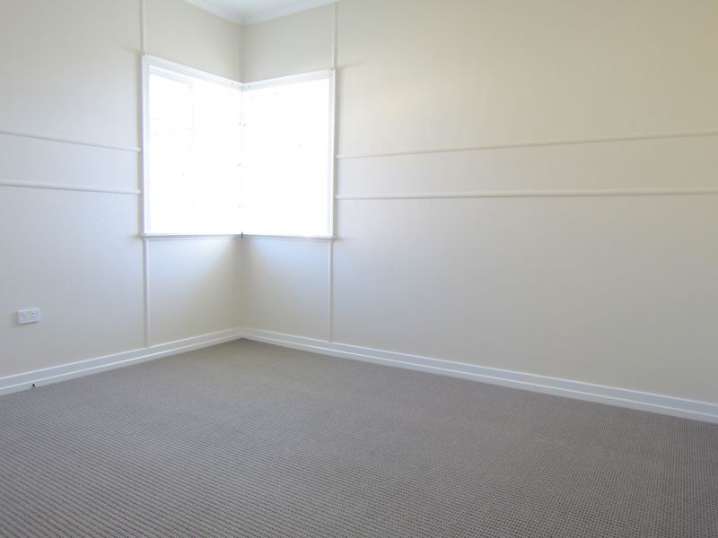 123 Blackstone Road, Silkstone QLD 4304