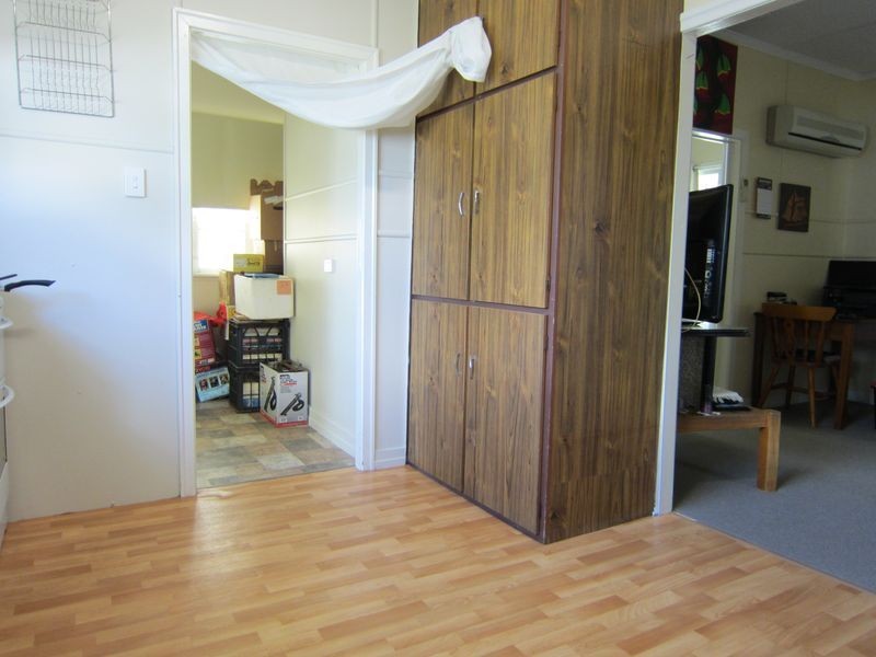 123 Blackstone Road, Silkstone QLD 4304