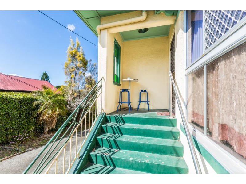 207 Blackstone Road, Silkstone QLD 4304