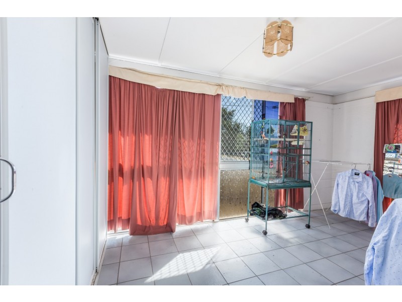 207 Blackstone Road, Silkstone QLD 4304