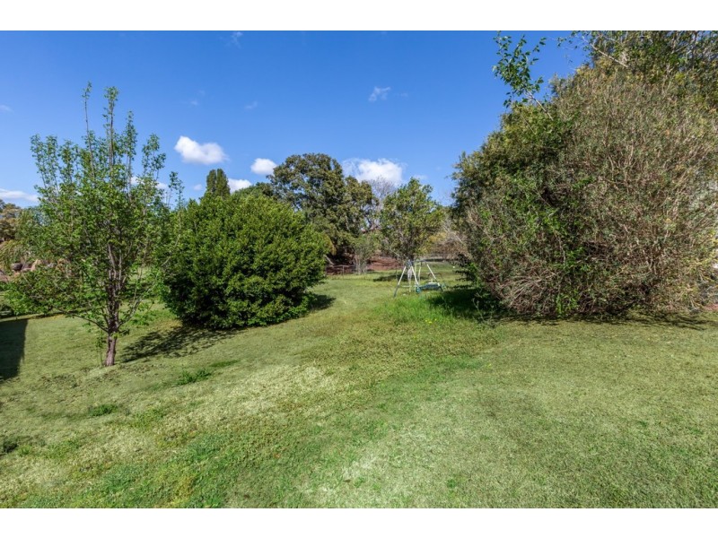 207 Blackstone Road, Silkstone QLD 4304
