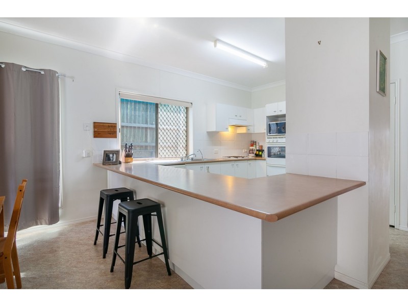 22 Dianthus Place, Flinders View QLD 4305