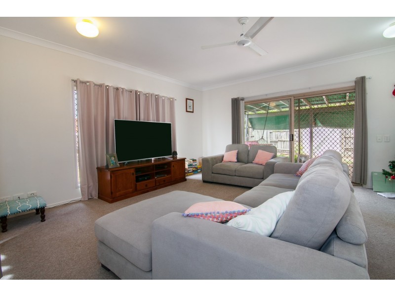 22 Dianthus Place, Flinders View QLD 4305