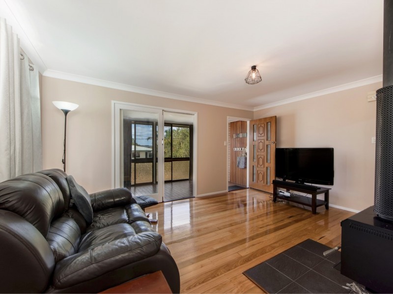 3 Loveanius Street, Silkstone QLD 4304