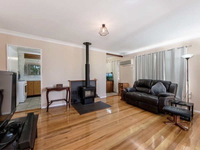 3 Loveanius Street, Silkstone QLD 4304