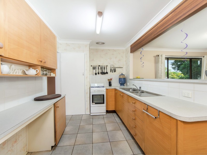 3 Loveanius Street, Silkstone QLD 4304